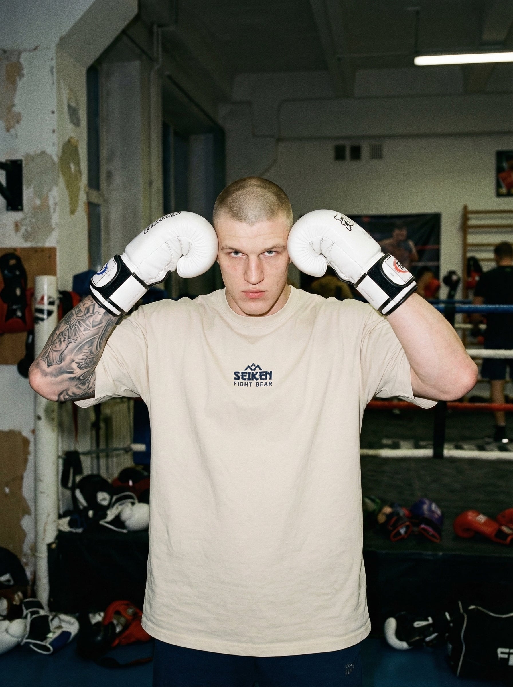 Camiseta **SEIKEN “Life Through the Knuckle”** – Crema